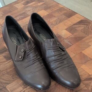 Umberto Raffini Women's Brown Heels